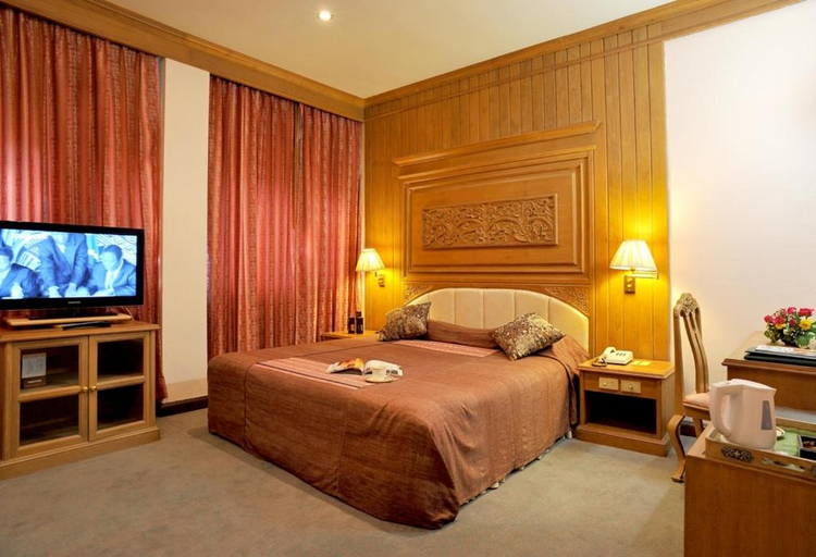 Bedroom 2, Maeyom Palace Hotel, Muang Phrae