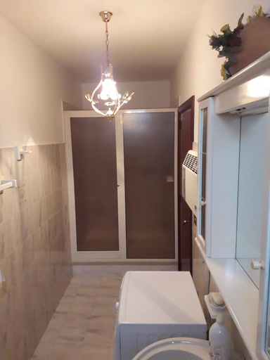 Bathroom 3, Lo Campo, Avellino