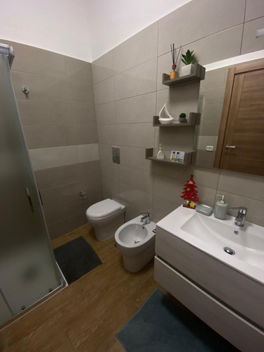 Bathroom 4, B&B Domus Joannina, Napoli