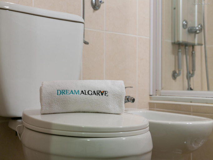 Bathroom 3, A12 - Praia da Luz Studio Apartment, Lagos