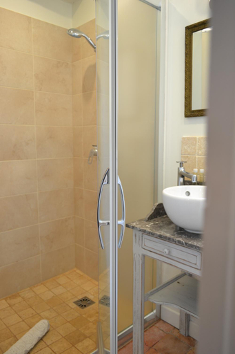 Bathroom 3, La Maison Des Buis, Calvados