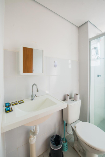 Bathroom 3, Acomodacoes Azaleias by Rental, Palhoça