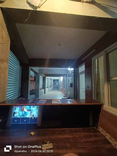 Others 4, Hotel Mansarovar, Chamoli