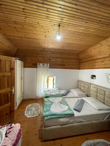 Bedroom 3, Bujtina Lokthi, Shkodrës
