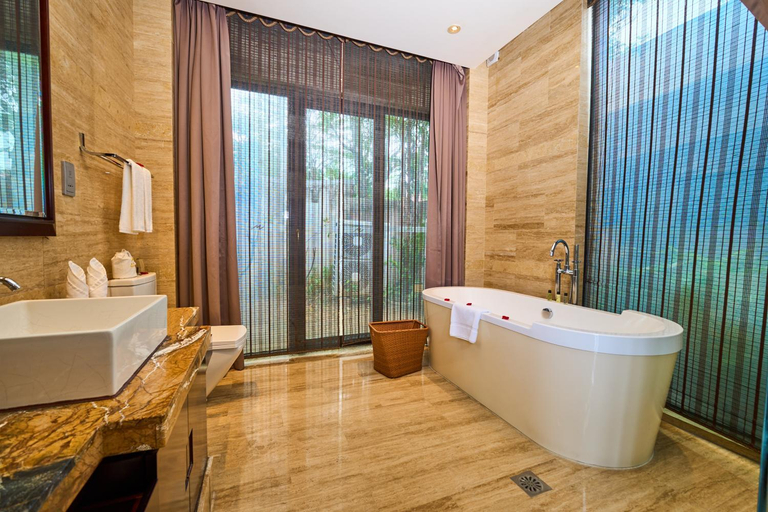 Bathroom 5, Grand Metropark Villa Resort Sanya Yalong Bay, Sanya