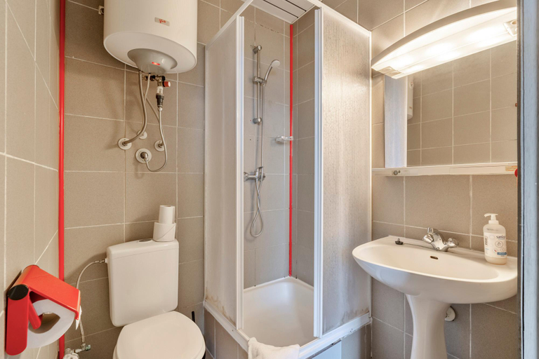 Bathroom 4, Budget Flats Leuven, Vlaams Brabant