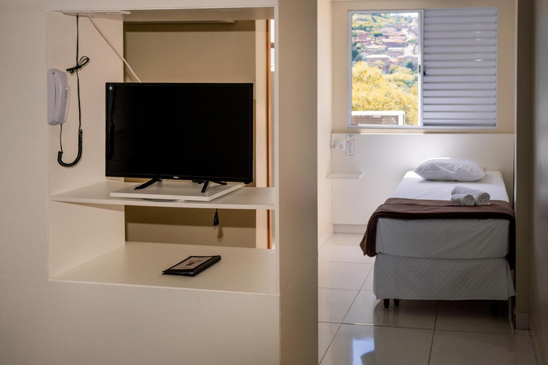 Others 4, Iron Flat Residence Service, São Gonçalo do Rio Abaixo