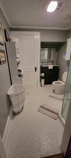 Shower, TheGWMHouse, New London