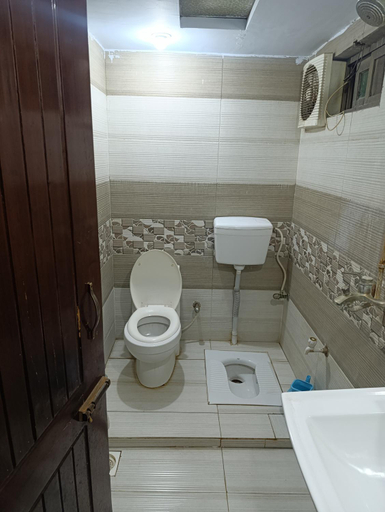 Bathroom, Hotel Laxen Inn Multan, Multan