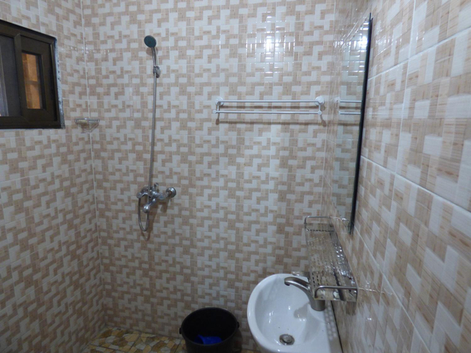 Others 5, STUDIO 2 Climatise et Ventilateur Plafonnier et WIFI GRATUIT A 6 NUITEES DE RESERVATION, Golfe (incl Lomé)