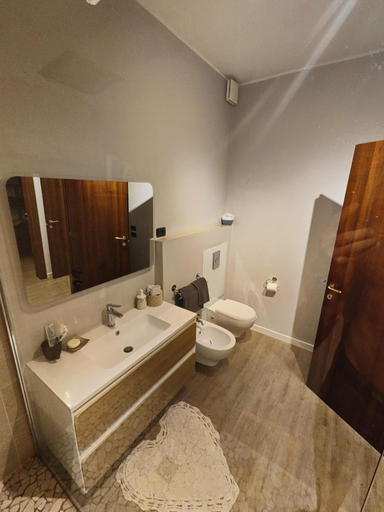 Bathroom 4, Rocky House, Chieti