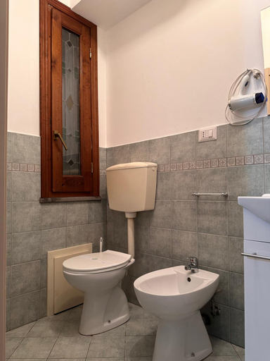 Bathroom 3, Il corbezzolo, Catania