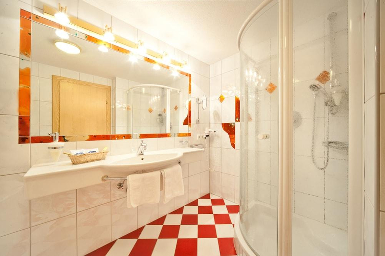 Bathroom 4, Alpenbad Hotel Hohenhaus, Schwaz