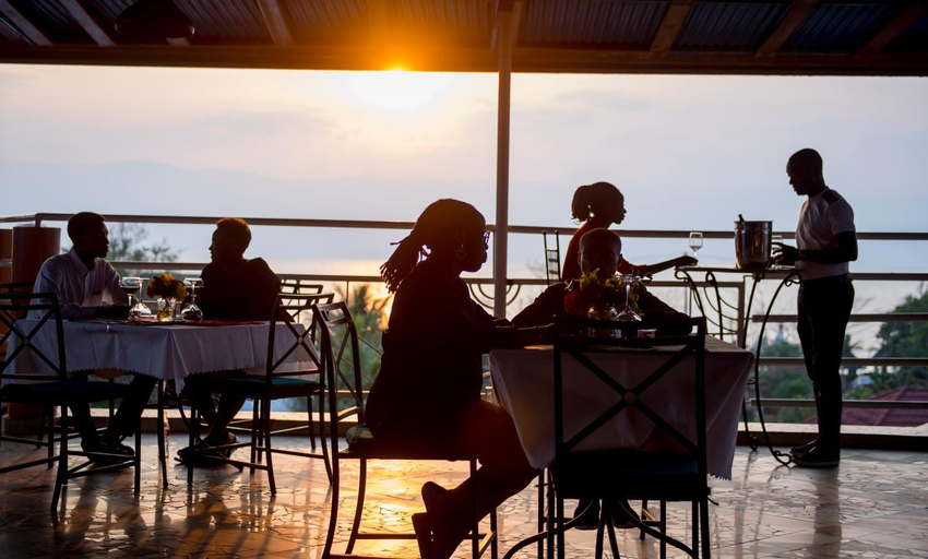 Food & Drinks 4, Hotel Safari Gate, Roherero