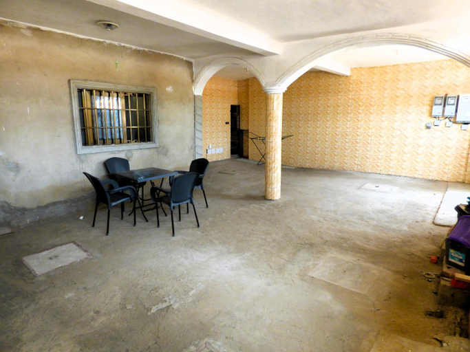 Others 4, STUDIO 2 Climatise et Ventilateur Plafonnier et WIFI GRATUIT A 6 NUITEES DE RESERVATION, Golfe (incl Lomé)