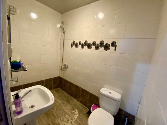 Bathroom 3, Old Town, Mestia