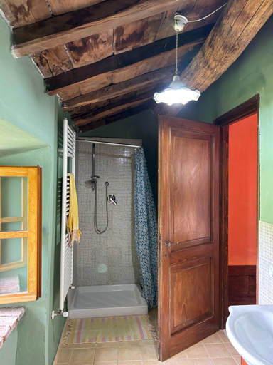 Bathroom 3, Le Fate del Sumbra, Lucca