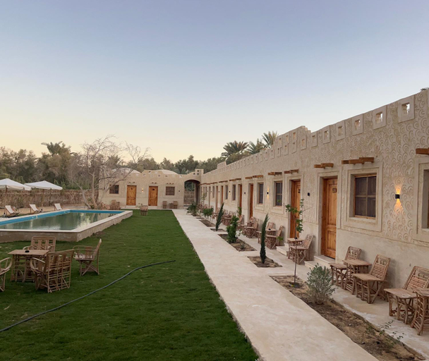 Exterior & Views