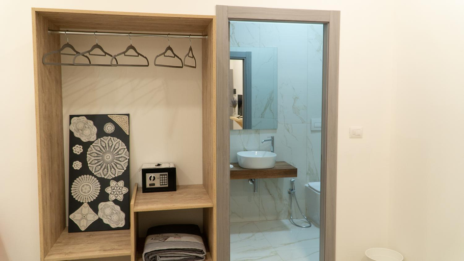 Bathroom 3, Frontemare 25 Beach Hotel, Taranto