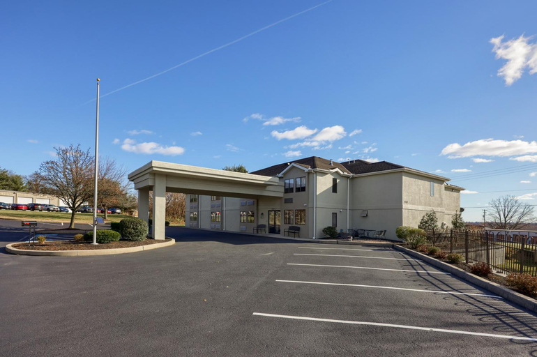 Exterior & Views 2, Lititz Pointe Inn and Suites, Lancaster