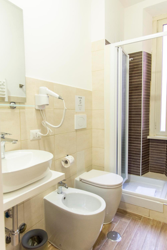 Others 1, Susy's Guest House - Room Spagna, Roma