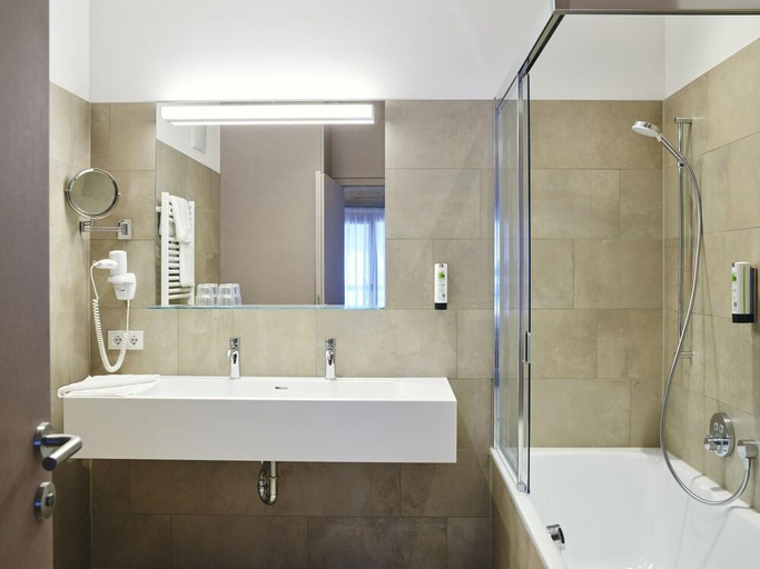 Bathroom 5, Kinderhotel Stegerhof, Liezen