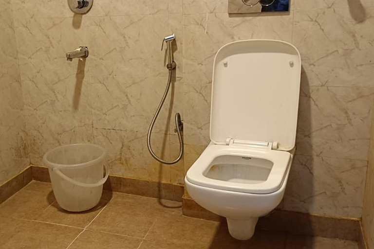 Bathroom 4, Hotel Sky View, Delhi