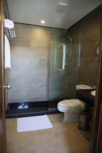 Bathroom 5, Obelisk Nile Hotel Aswan, Aswan