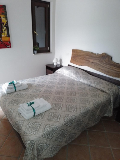 Others 5, B&B Marinella, Salerno