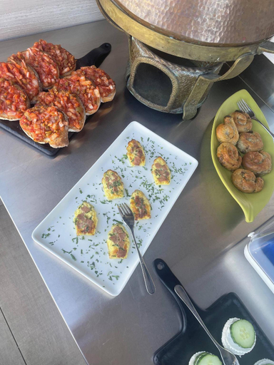 Food & Drinks 5, Pjazza Merkanti Suites