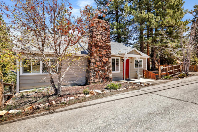Exterior & Views 5, Snuggle down cottage #1544, San Bernardino