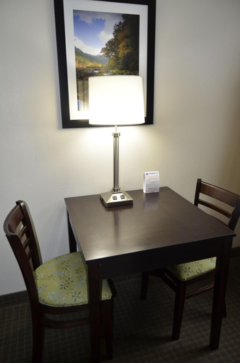 Bedroom 3, Quality Inn, Polk