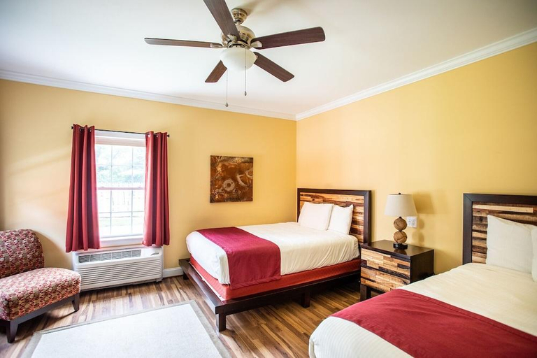 Bedroom 2, The Mimslyn Inn, Page