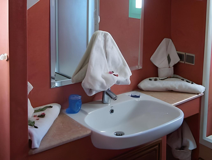 Bathroom 3, In Club Palmeraie Resorts, Marrakech