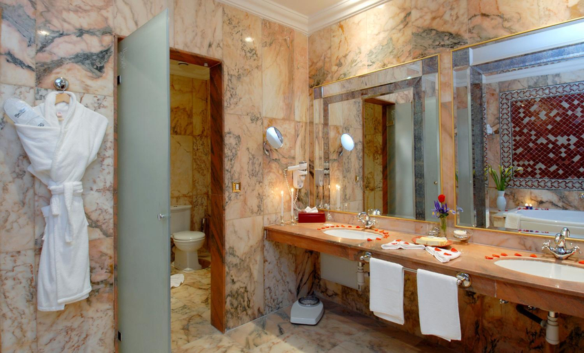 Bathroom 5, Royal Mirage Deluxe, Marrakech