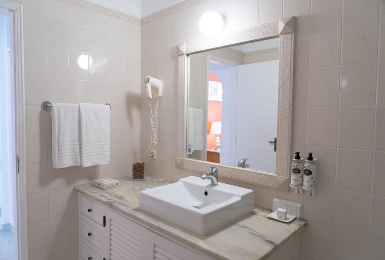 Bathroom 5, Villa Mar Azul, Lagos