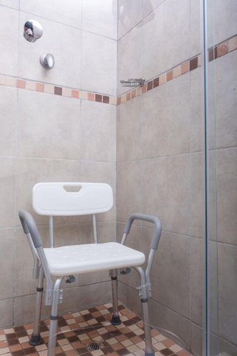 Bathroom 3, Lempitse Lodge, Capricorn