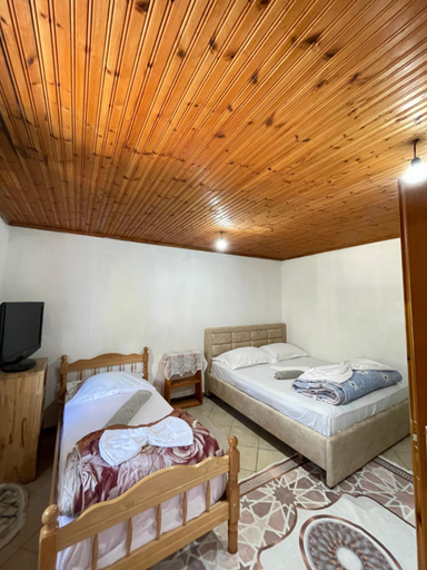 Bedroom 4, Bujtina Lokthi, Shkodrës