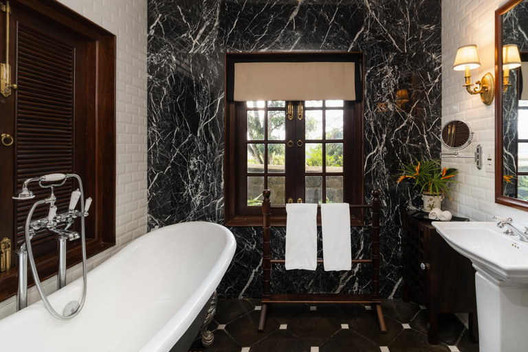 Bathroom 5, Coffee Bungalow Kandy, K.F.G. & G. Korale