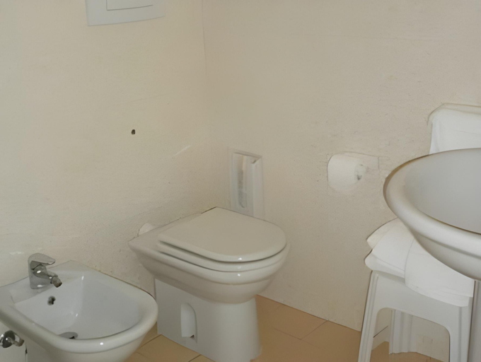Bathroom 4, Hotel Eden, Verona