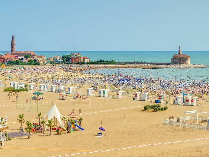 Others 4, Holiday Home in Caorle near Spiaggia Tartaruga, Venezia