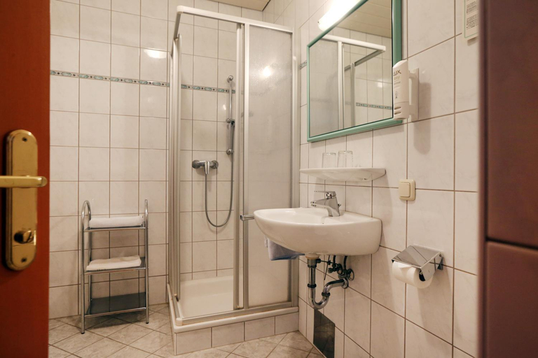 Bathroom, Gasthof Zur Linde, Amstetten
