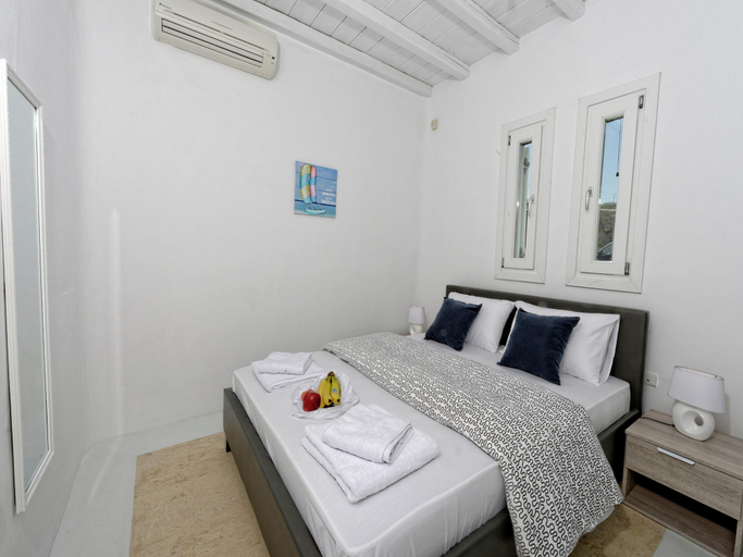 Others 5, Villa in Mykonos with Sea View and Pool, South Aegean