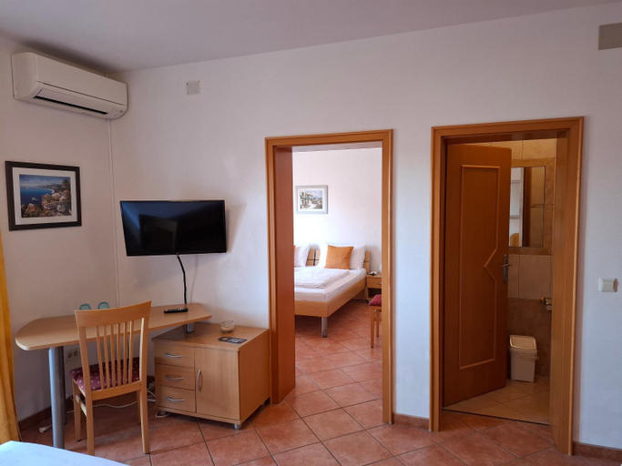 Others 3, B&B La Perla 1, Punat