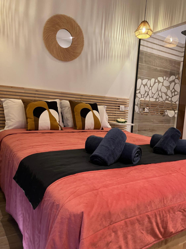 Bedroom 2, Villa vue mer a 300m du centre-ville de Porto-Vecchio, Corse-du-Sud