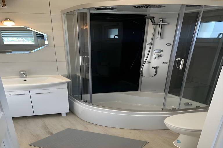 Bathroom 2, Comfortable holiday homes in Dziwnowek., Kamień
