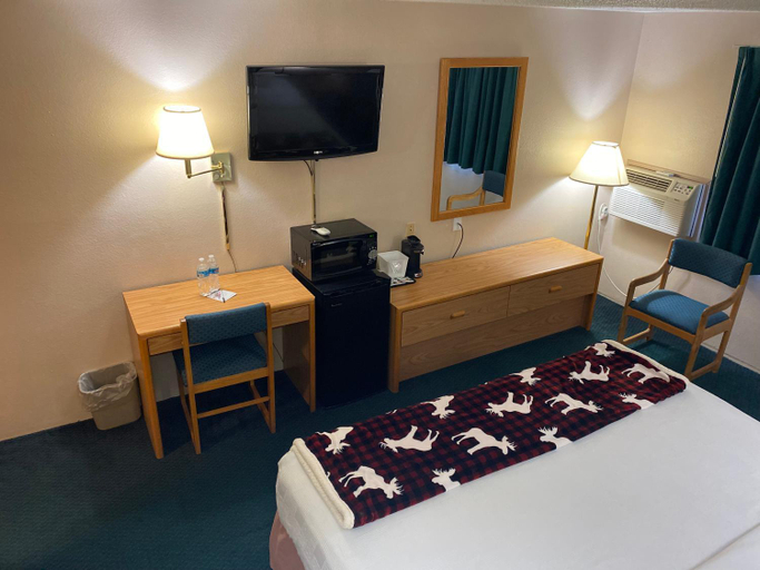 Bedroom 3, Glendive Lodge, Dawson