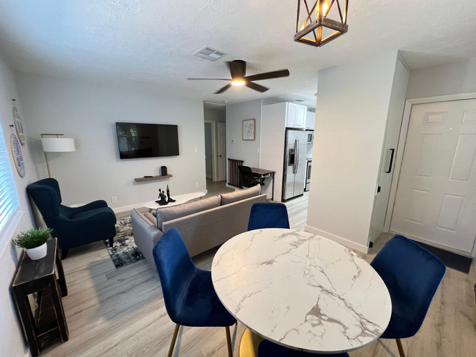 Others 3, Villa @ Michloe - Steps from Wilton Drive, Broward