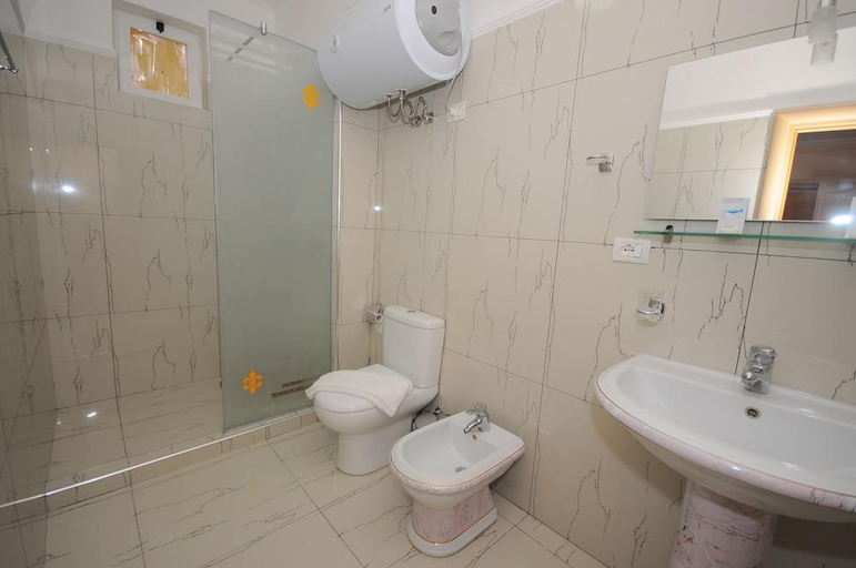 Bathroom 3, Signature Idea hotel, Tiranës