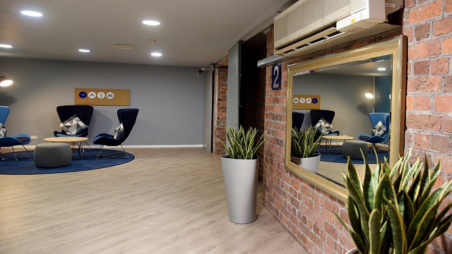 Public Area 2, Holiday Inn Express LIVERPOOL - ROYAL ALBERT DOCK by IHG, Sefton